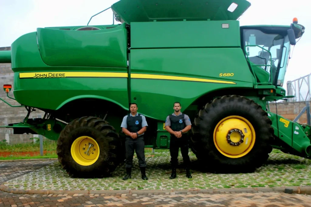 Foto funcionários da Planeta Segurança