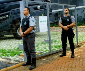 Foto funcionários da Planeta Segurança